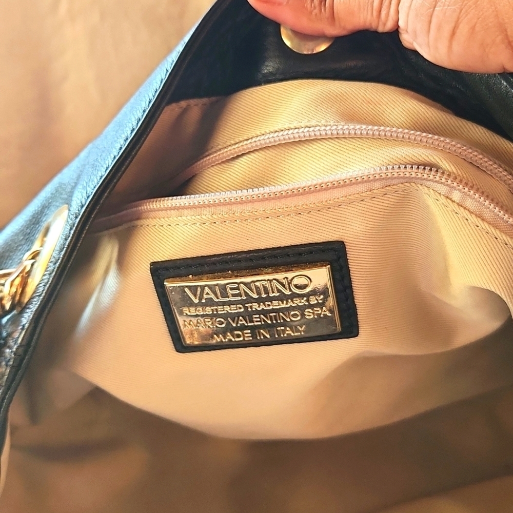 Valentino Quilted Leather Bag with Gold‎ Chain - Picture 8 of 10